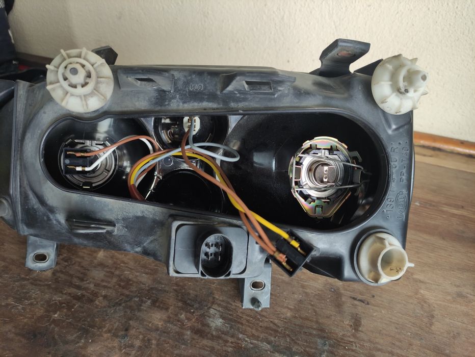 Farolim direito golf 3 hella