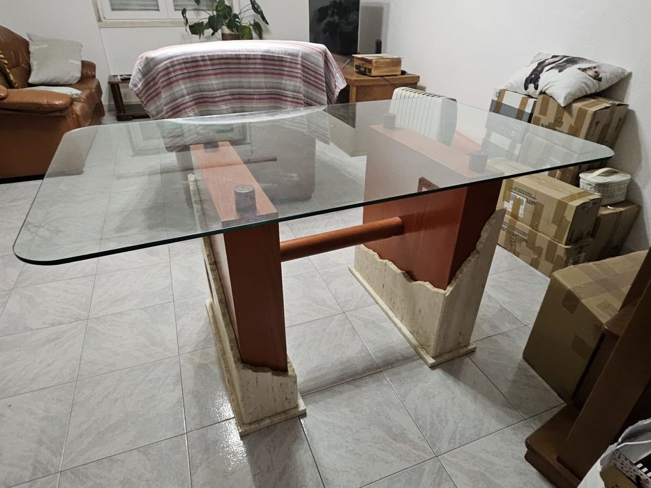 Vendo mesa em pedra e estante em pedra