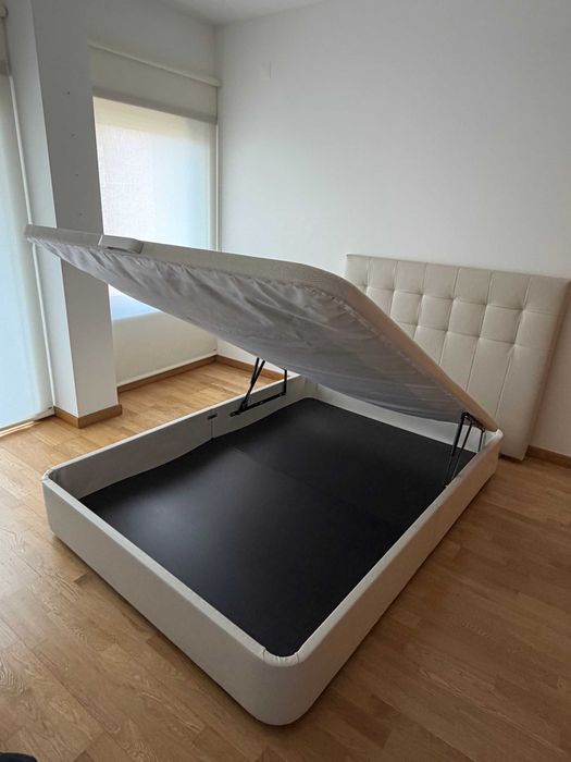 IKEA Cama Sommier  com arrumação