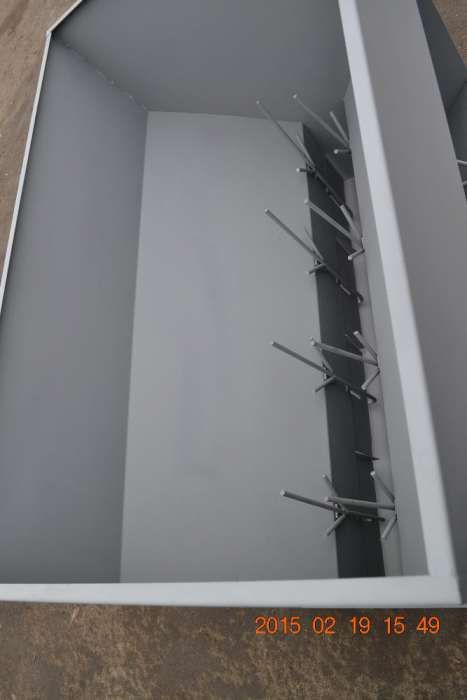 Кормушка для Свиней, 4-секционная двухстороняя (30-60 голов) металл