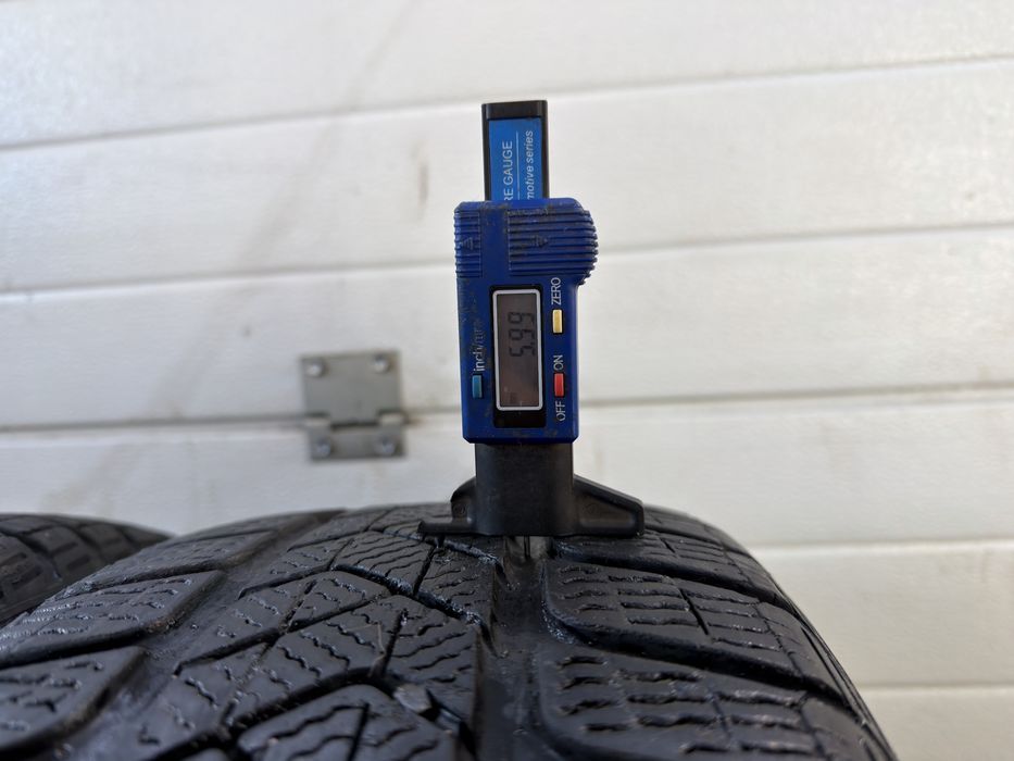 Opony zimowe Pirelli 215/55/17 94H