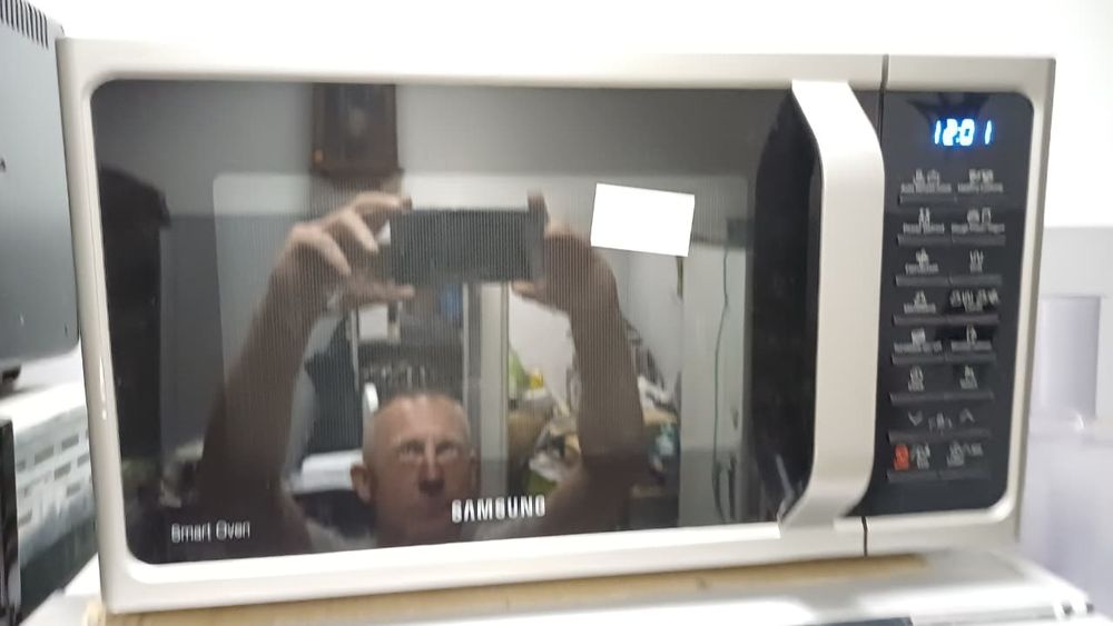 Мікрохвильова піч Samsung