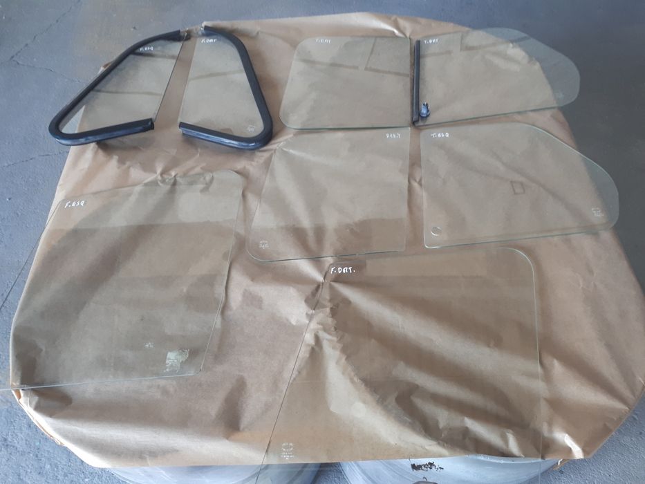 Lote de peças Citroen dyane 6 vidros das portas