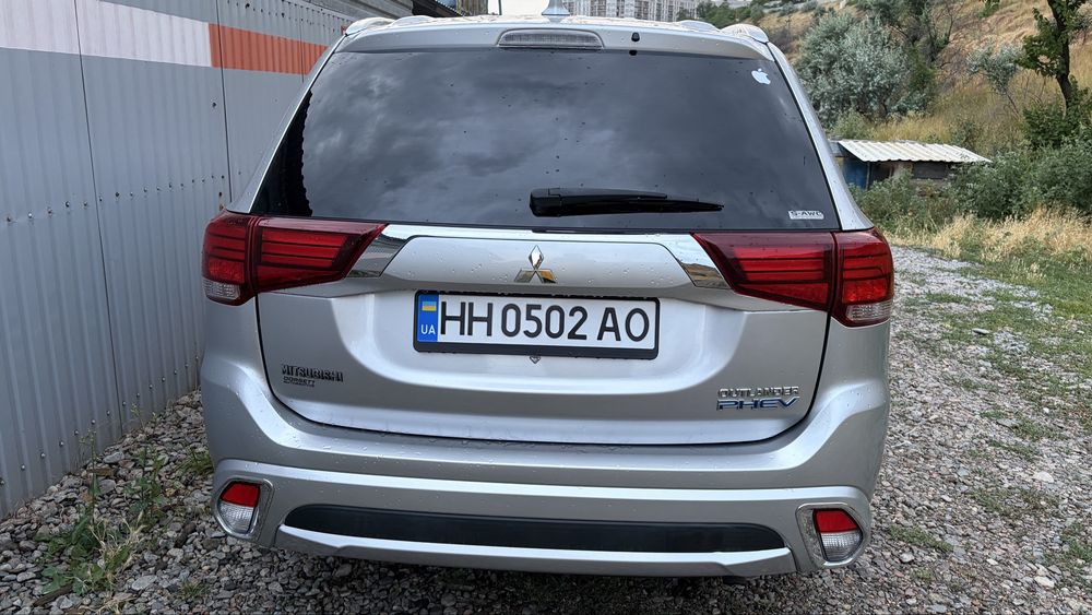 Mitsubihi outlender PHEV