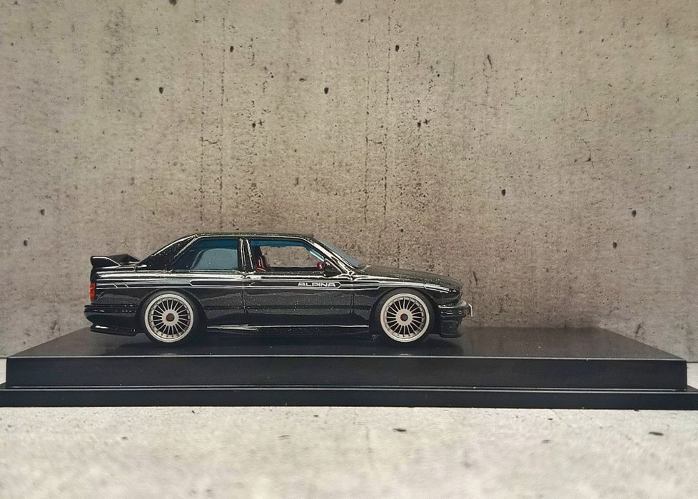 Model BMW M3 E30 Alpina B6 Hot Wheels