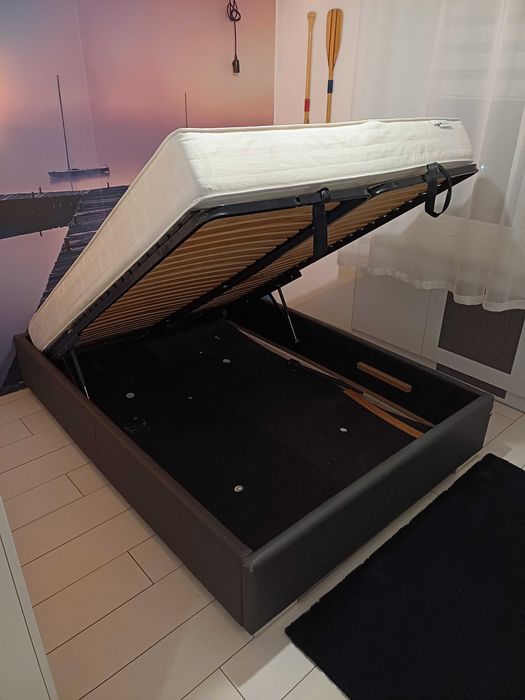 Łóżko sypialniane 140x200