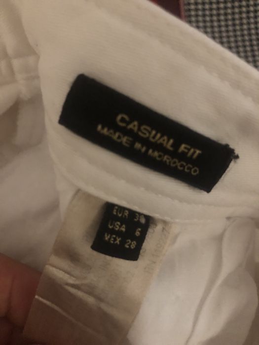 Calças brancas Massimo dutti, com fecho no fim de perna