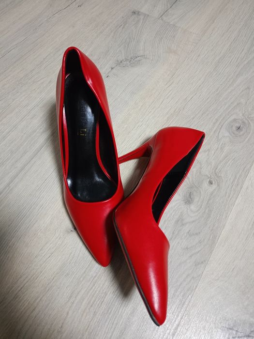 Обувь женская (туфли) (цена за 4 пары)