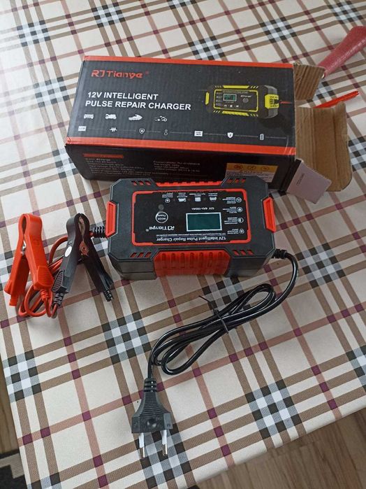 Автоматическое зарядное устройство для автомобилей 12 В 6А