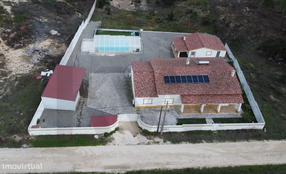 Moradia T5 + 2 Com 2200 Mts De Terreno - Logradouro, Piscina Aquecida