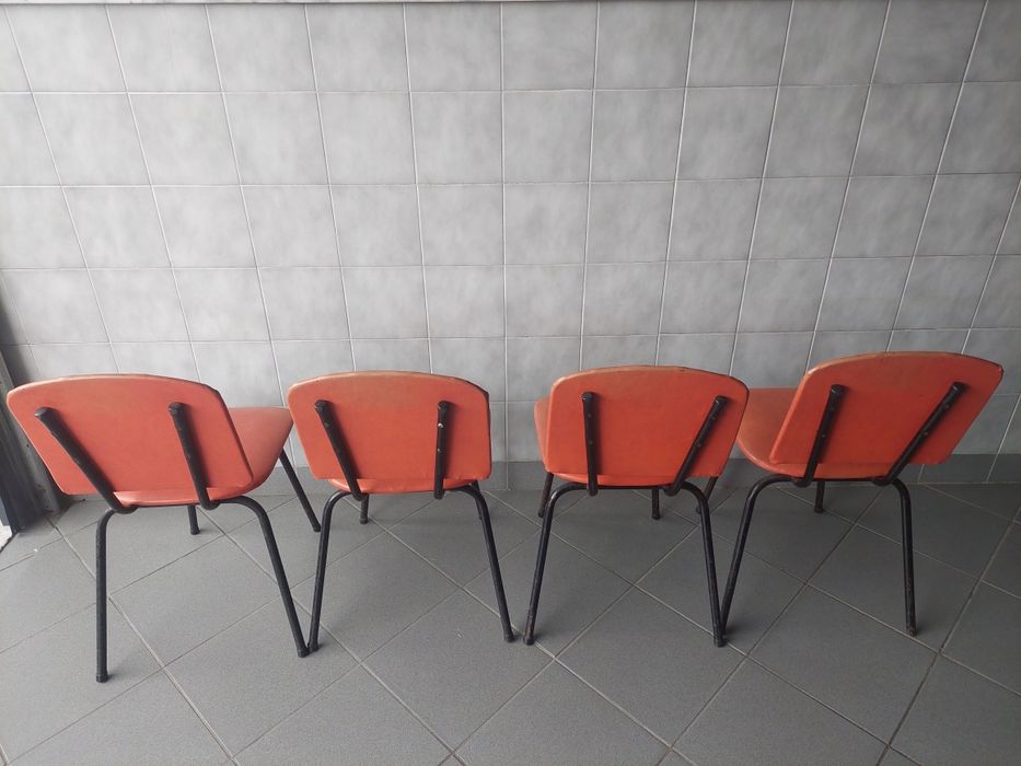 Cadeiras (Preço das Quatro)