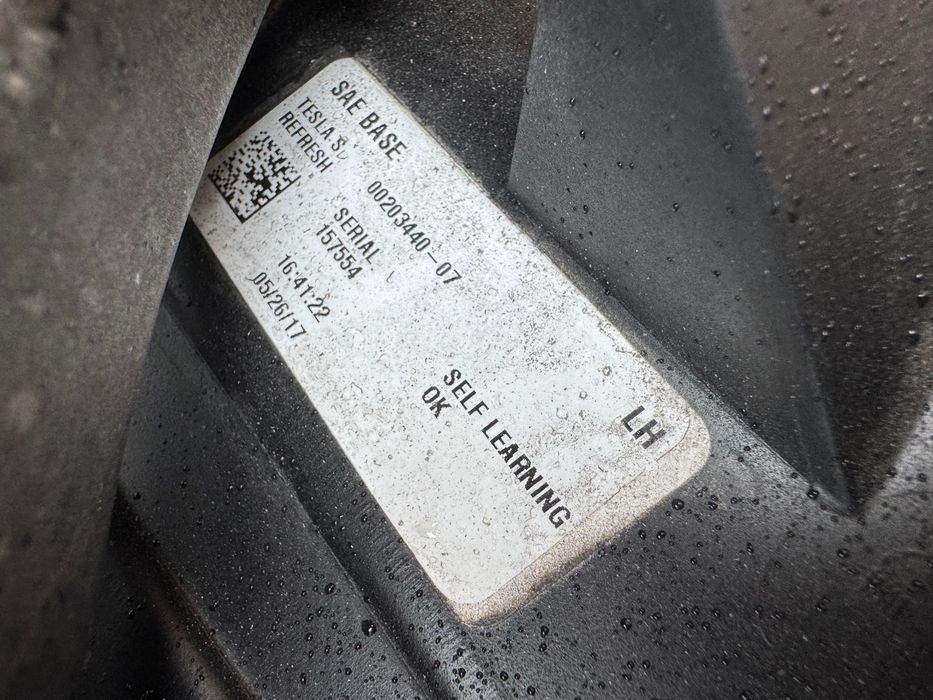 Tesla Model S фара ліва лед 16-21 рік.