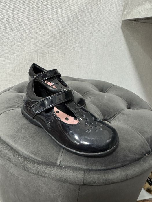 Сандалі шкіряні на дівчинку, кларкс