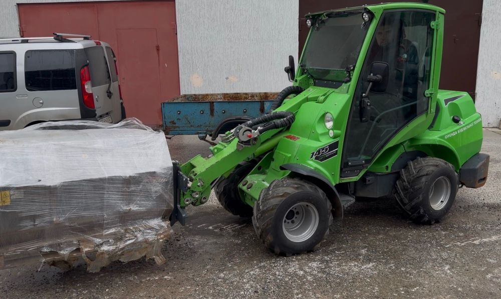 Оренда, послуги Міні Навантажувача AVANT 745 (аналог Bobcat/JCB)