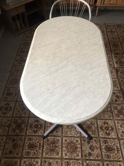 Стіл обідній овальний