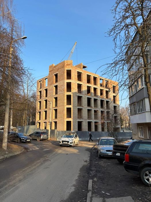 Комерційне приміщення в великому спальному районі