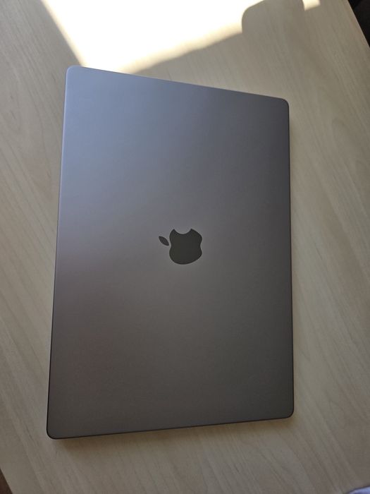 MacBook Pro 16 M2 Pro 1 TB 16 gb RAM