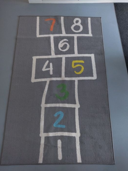 Tapete cinza 1m x 1,6m para quarto de criança