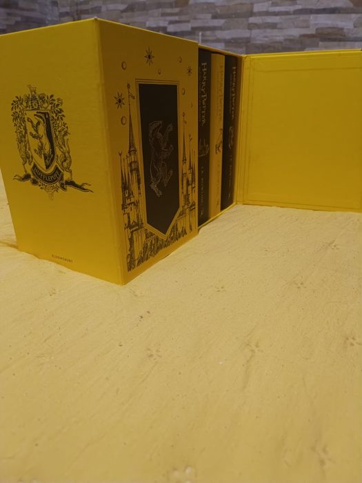 Hardbox set Livros Harry Potter Hufflepuff edition