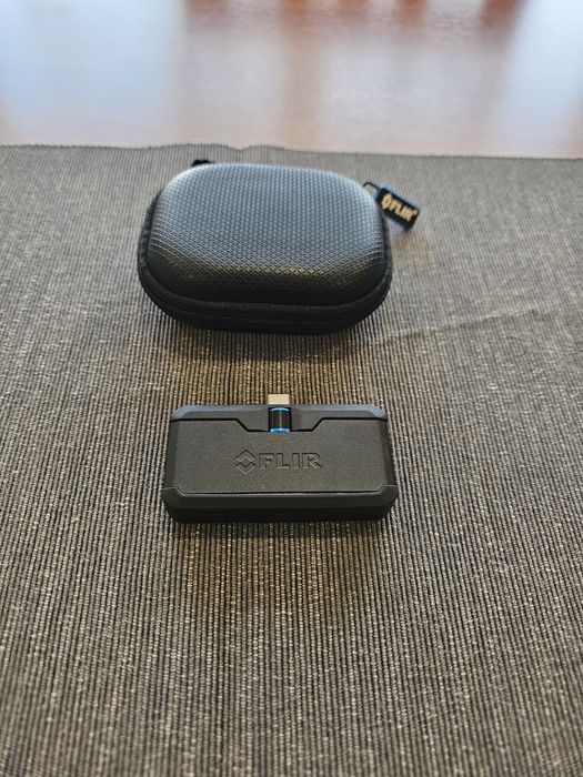 FLIR ONE Pro USB-C — Câmara Térmica para Smartphone USB-C