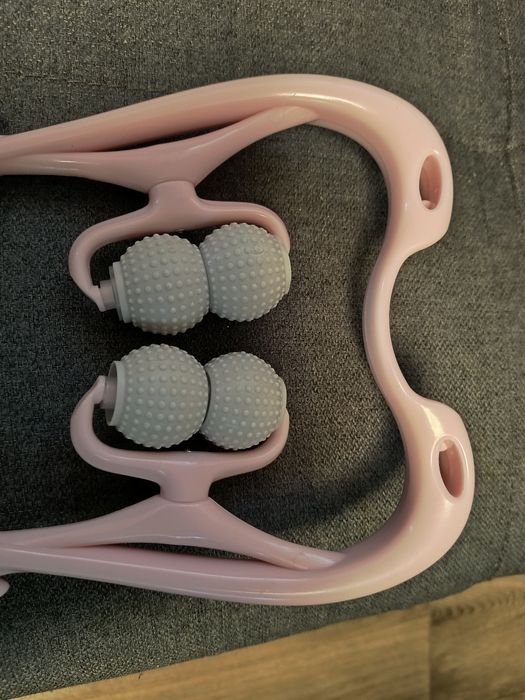 Masażer ręczny do szyi