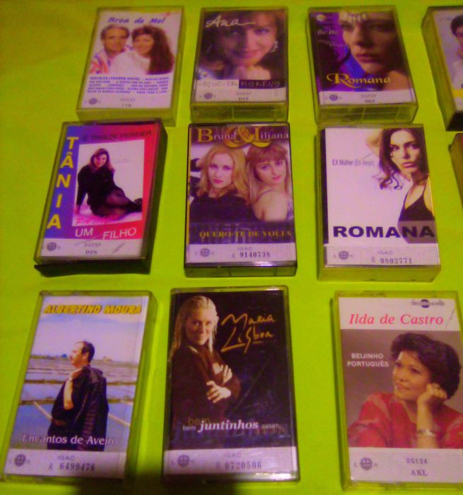 casetes de musicas variadas antigas nacionais e estrangeiras