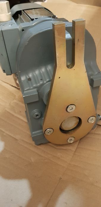 Мотор-редуктор SEW-EURODRIVE FA27B DR63S4/BR 0.12 кВт, 1380/9.8 об/хв