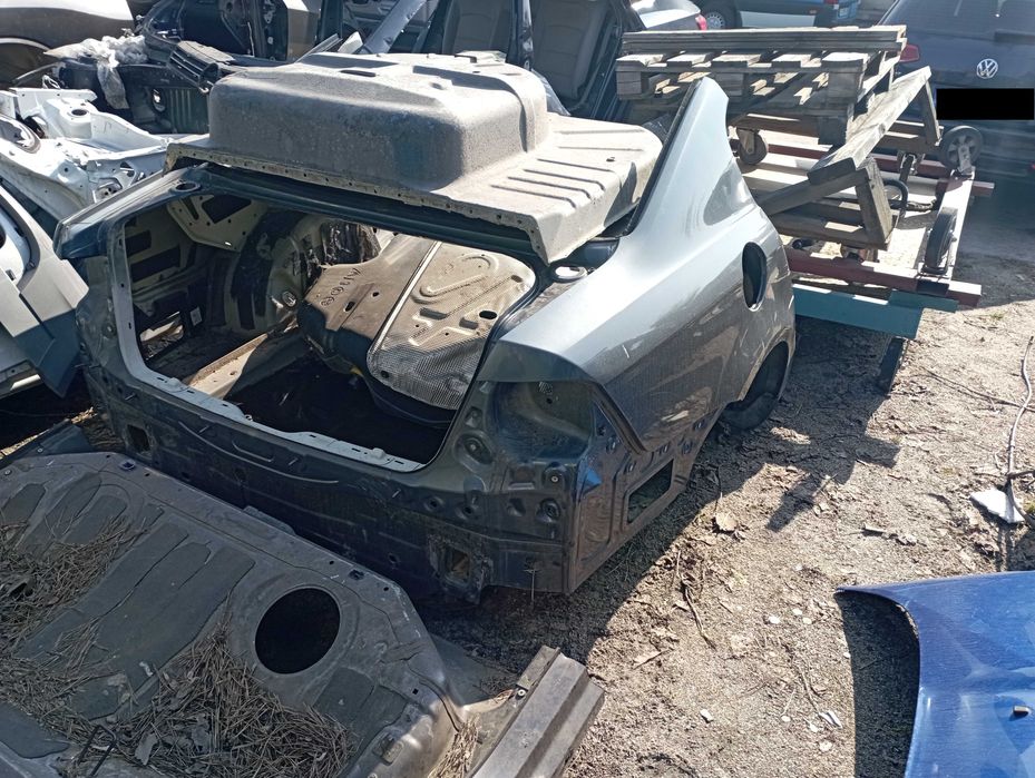 VW Passat B7 задняя часть.