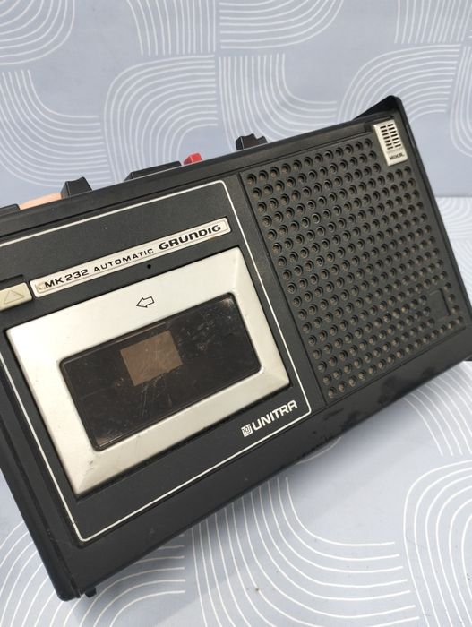 Stary magnetofon Unitra