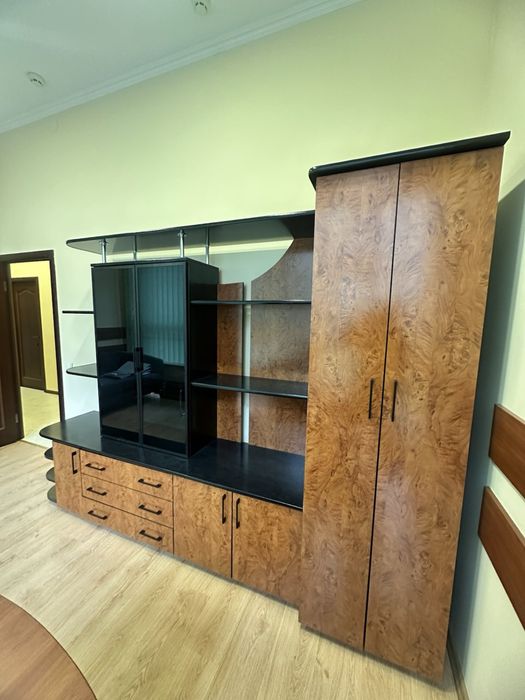 Офісні меблі  в дуже гарному стані