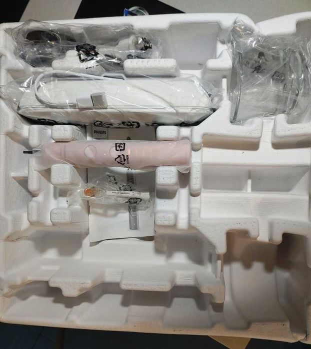 Електрична зубна щітка PHILIPS Sonicare DiamondClean 9000 HX9911