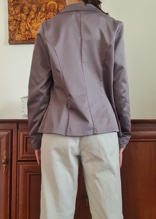 Szara połyskująca marynarka