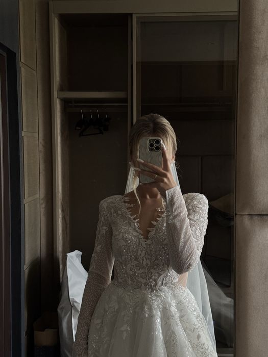 Продам весільну сукню