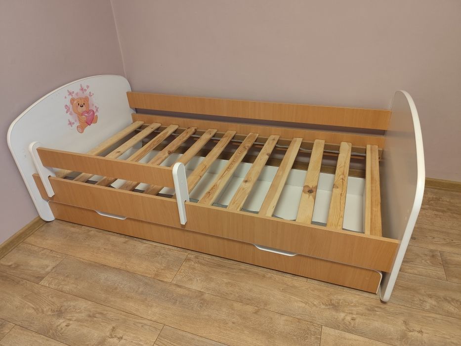 Łóżko dziecięce dla dziewczynki