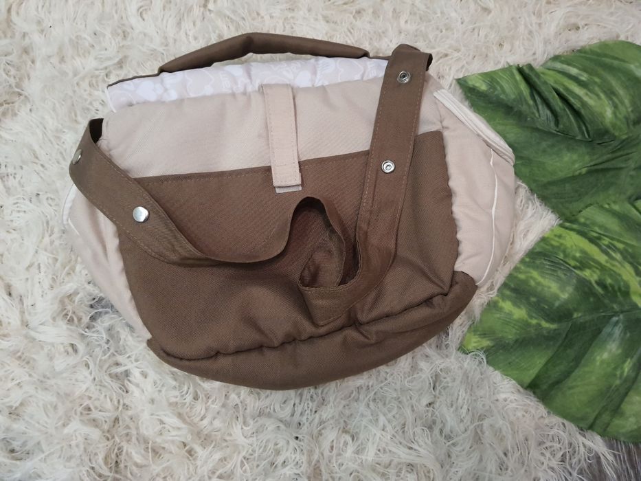 Бежевая сумка на коляску для мамы