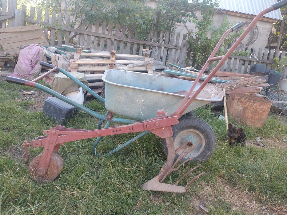 Продам коний плуг,викопуч картоплі і однокорпусний плуг на мінітрактор