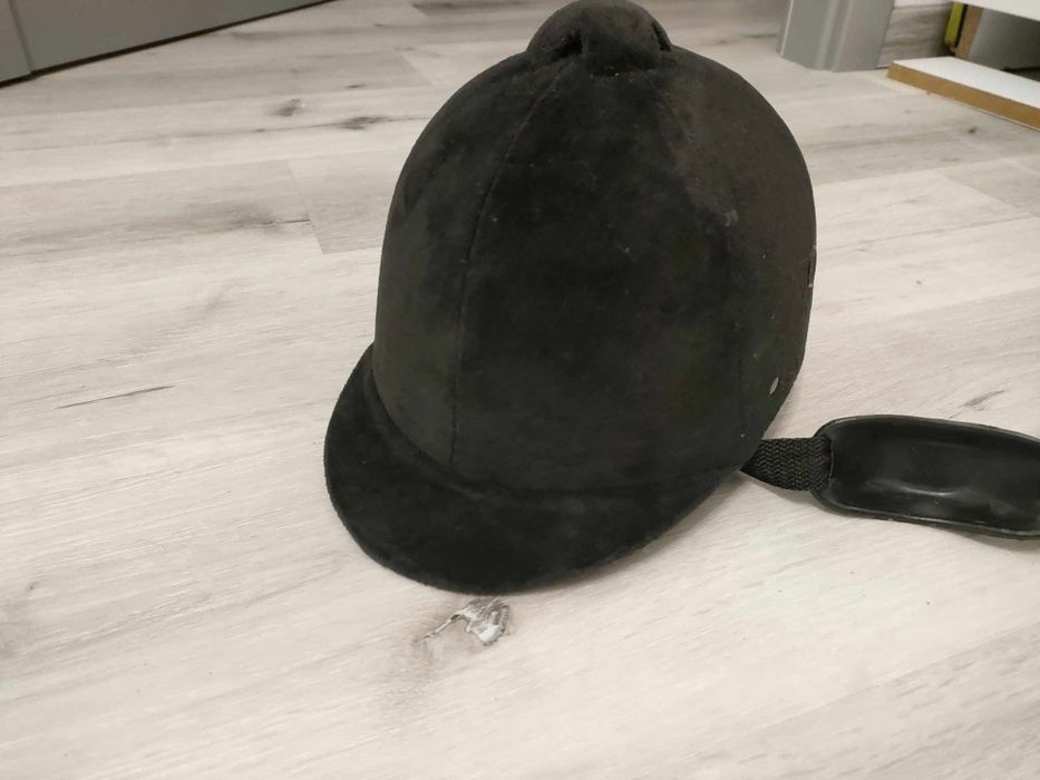 Toczek jeździecki damski