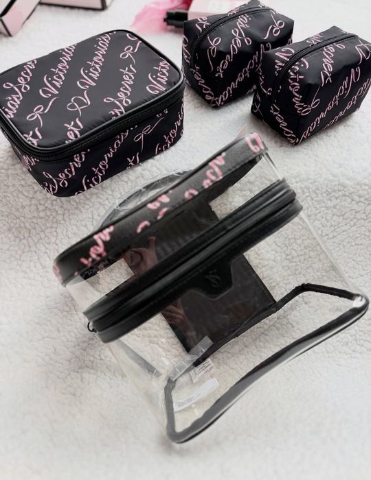 Набір косметичок Victoria's Secret 4 в 1 косметичка Victoria's Secret