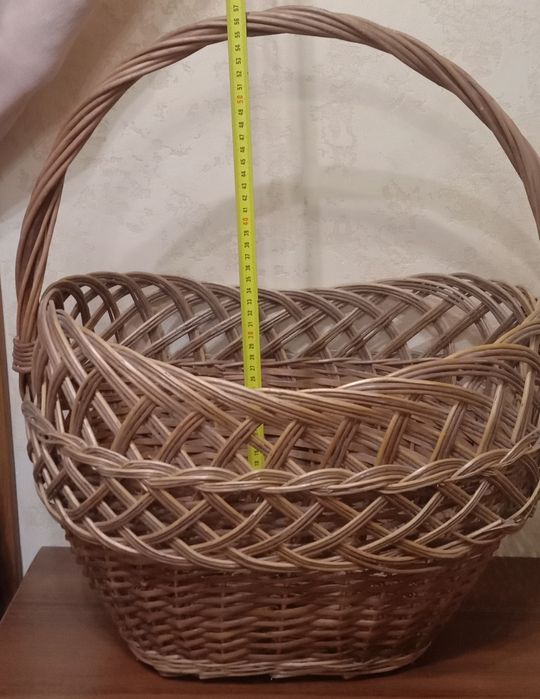 Корзина. Кошолка. Плетёная.