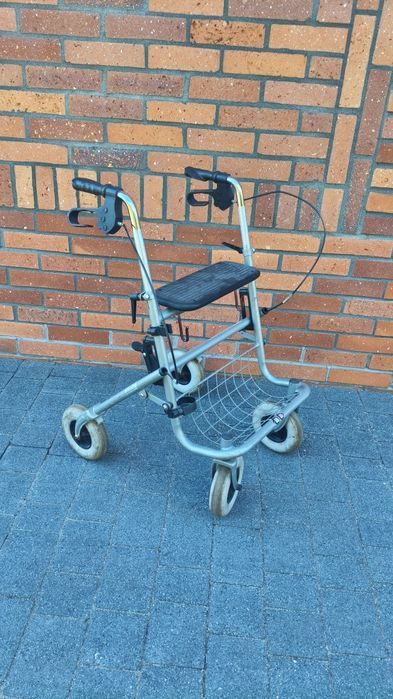 Chodzik Rehabilitacyjny Rollator z Siedziskiem i Koszykiem