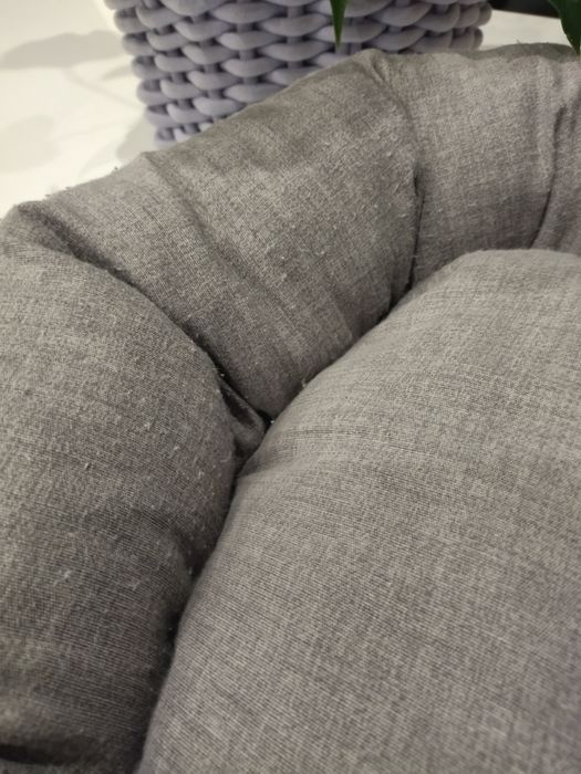 Cama  cinzenta para cão  de médio porte