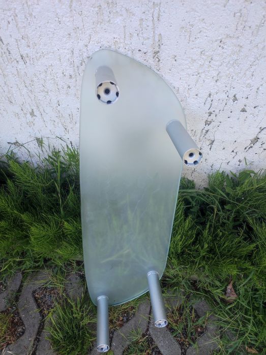 Stolik kawowy ze szklanym blatem