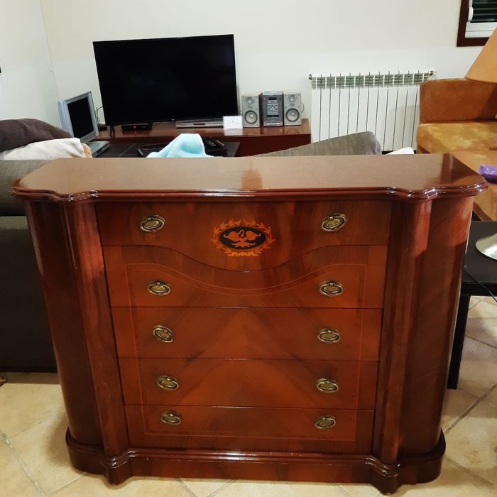 Comoda com gavetas