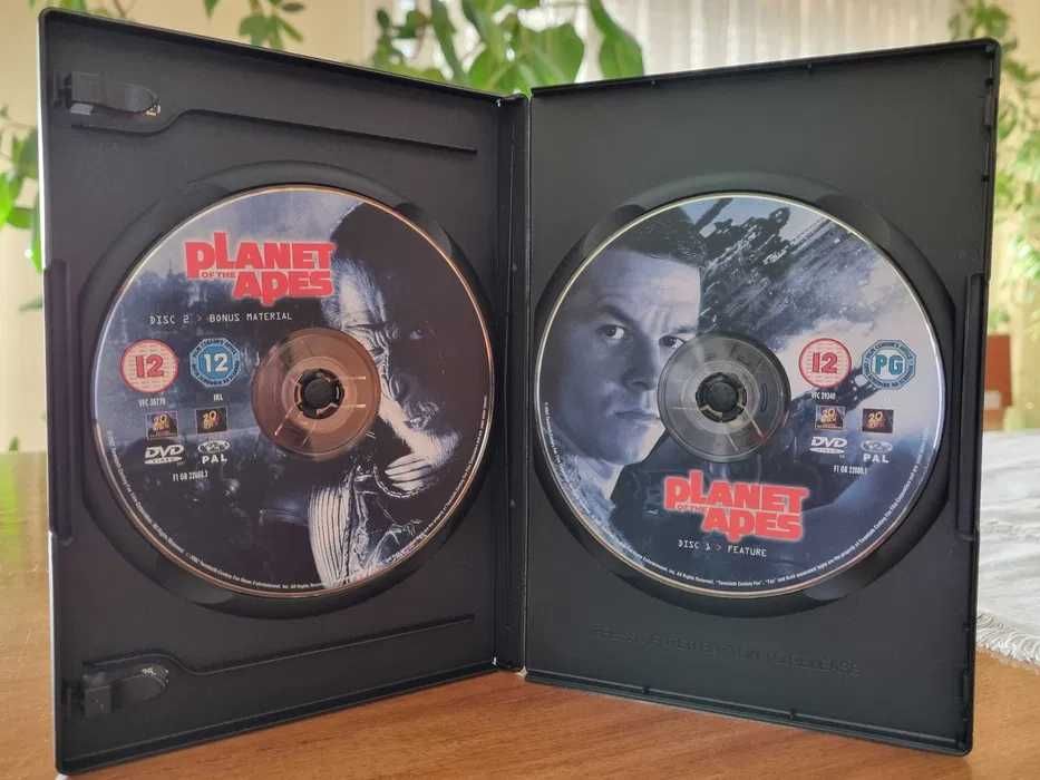 Vendo 2 Filmes Sci-Fi: DVD STAR TREK + Duplo DVD Planeta dos Macacos!