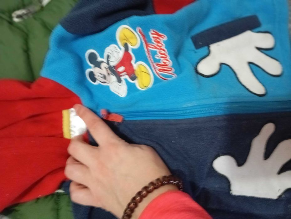 Conjunto de roupa para rapaz de 3 anos
