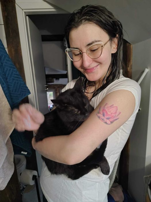 Cudowna czarna kotka do adopcji