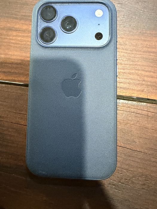 I phone 17 pro  usado