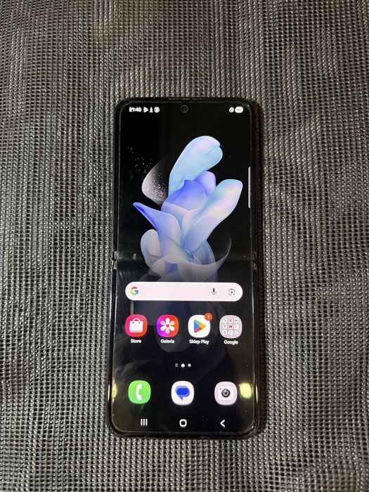 Samsung z flip 4 128 gb