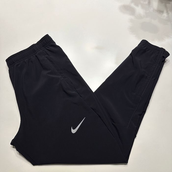 Nike Essential Woven Pants - Tamanho S