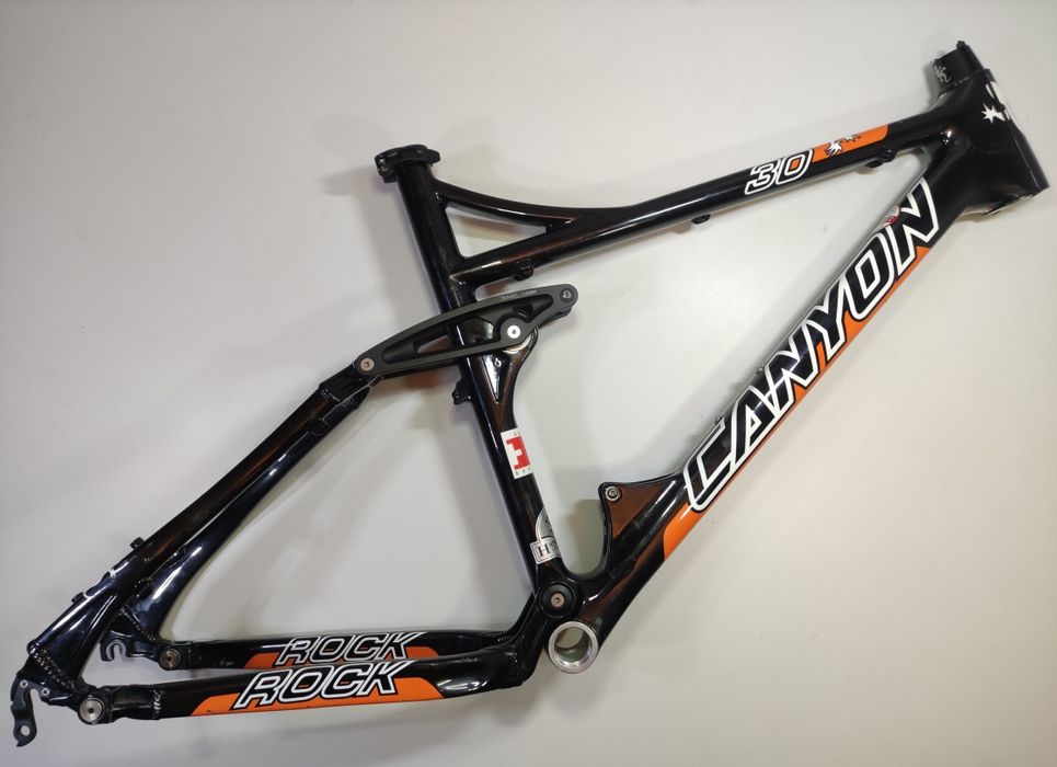 Рама CANYON Rock 30 Carbon 140мм 26"; двухподвес двопідвіс